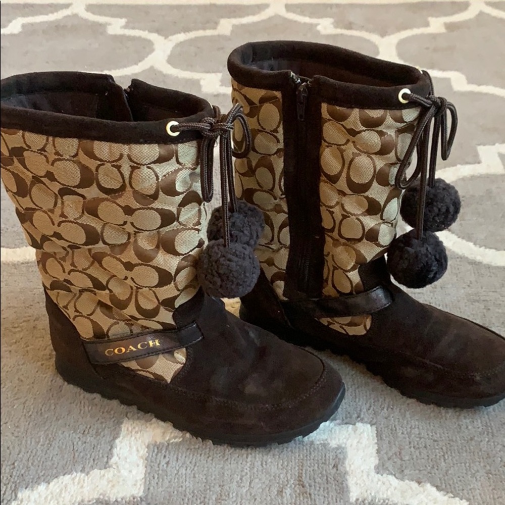 Coach Winter Snow Boots - Picture 2 of 4